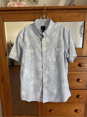 14th & Union Light Blue Short-Sleeve Floral Button-Down L Shirt